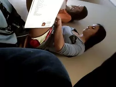 Coquettish blondi latina ilmaiset porno video Carmen Caliente imee kova kukko sängyssä
