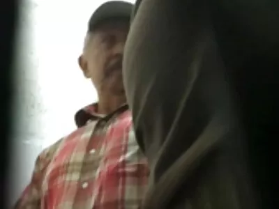 Kolme ihanaa MILFiä juhlivat Keiranin naudanlihaa aikuisviihde ilmaiset videot